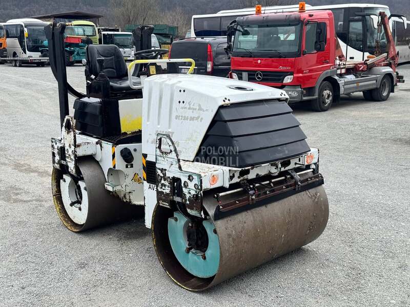 Ammann AV33/2