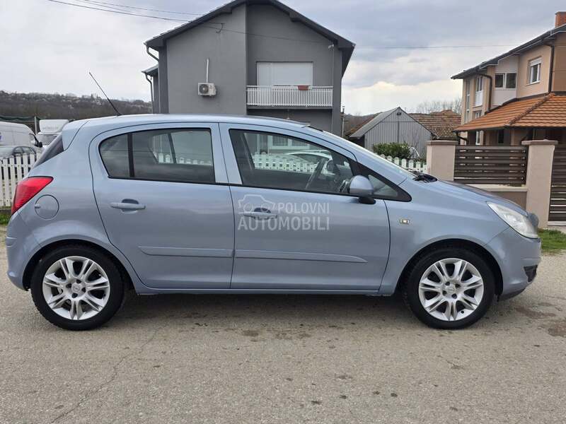 Opel Corsa D 1.2 XEP