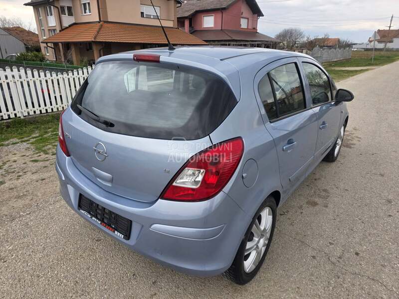 Opel Corsa D 1.2 XEP