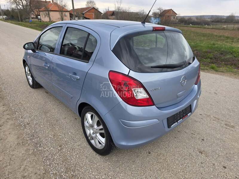 Opel Corsa D 1.2 XEP