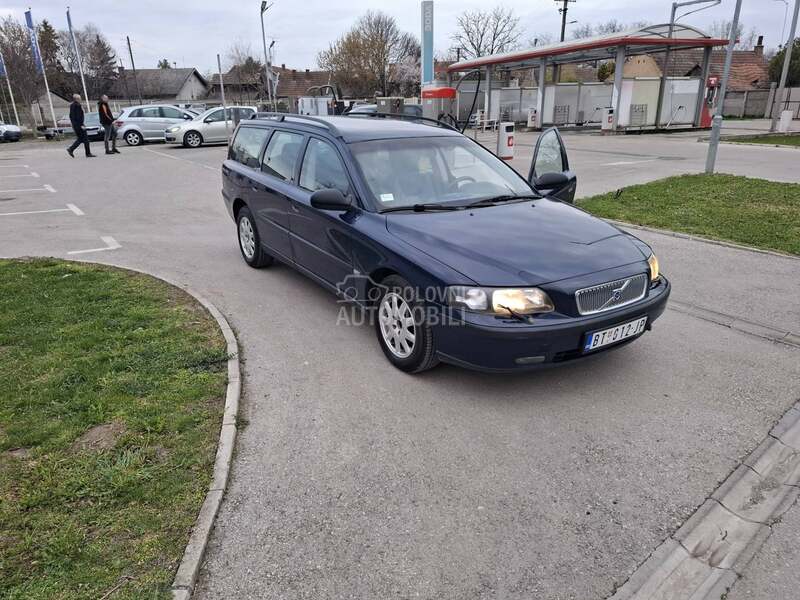 Volvo V70 