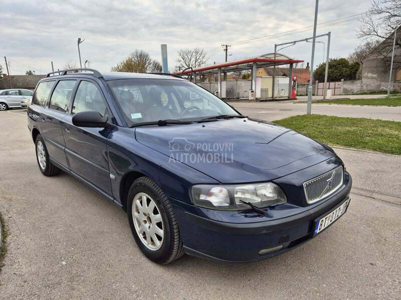 Volvo V70 