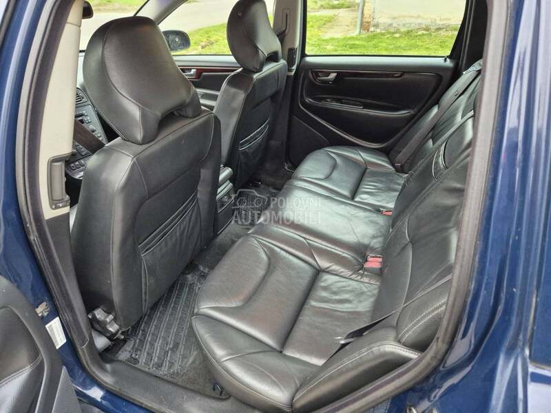 Volvo V70 