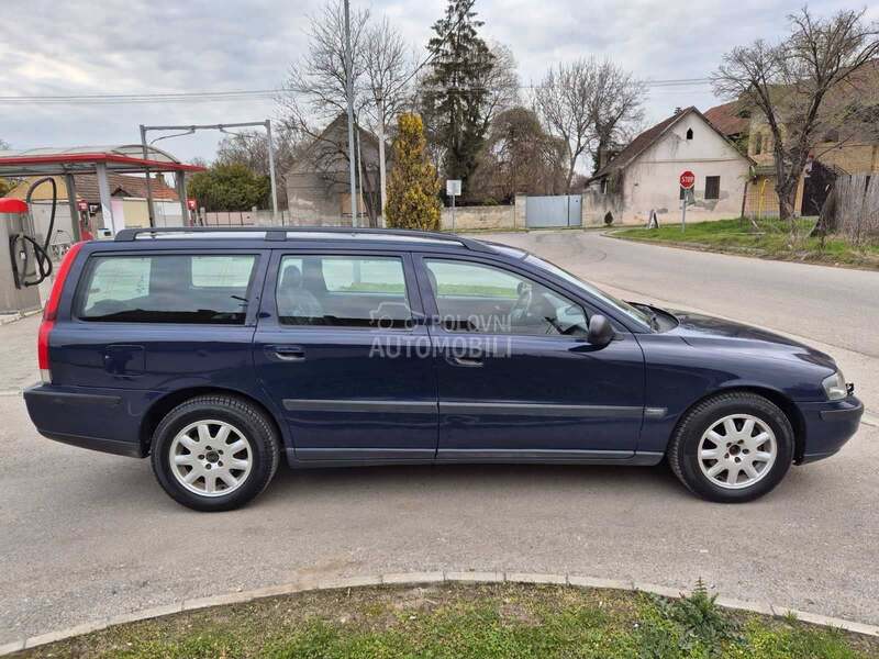 Volvo V70 