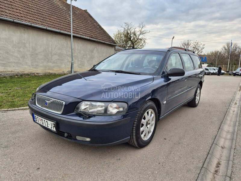 Volvo V70 