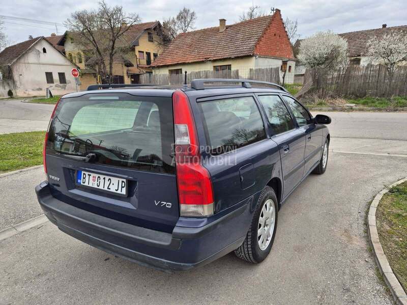 Volvo V70 