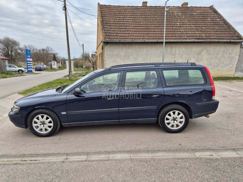 Volvo V70 