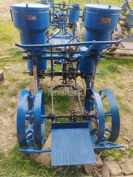 OLT Olt Sejalica za kukuruz