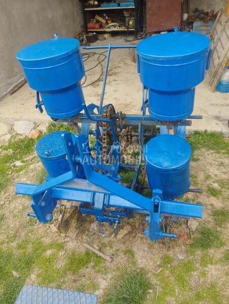 OLT Olt Sejalica za kukuruz