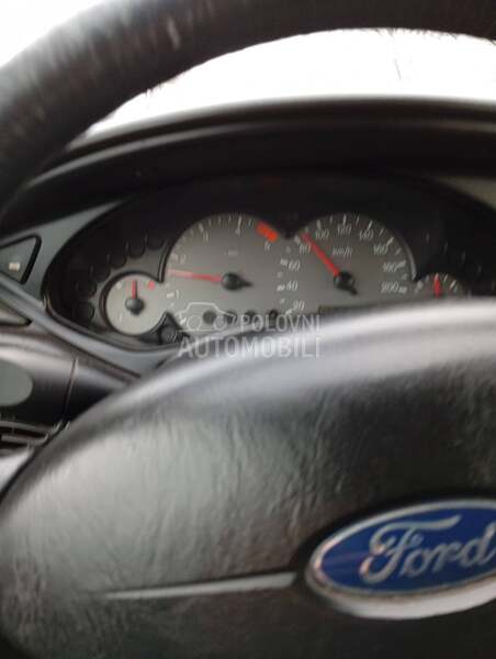 Ford Focus 1.8