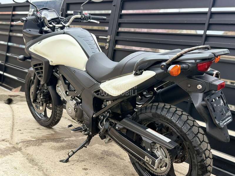 Suzuki DL650A V Strom CH