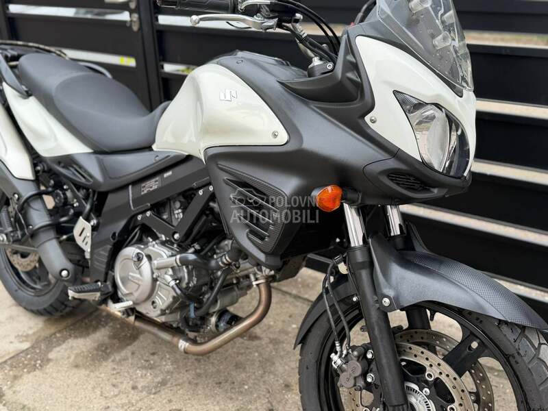 Suzuki DL650A V Strom CH