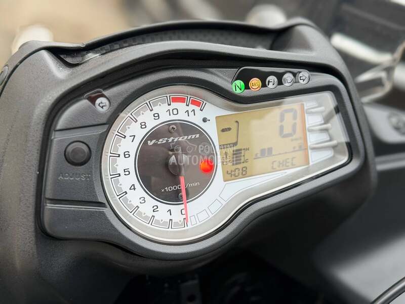 Suzuki DL650A V Strom CH