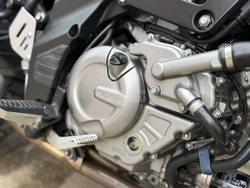 Suzuki DL650A V Strom CH