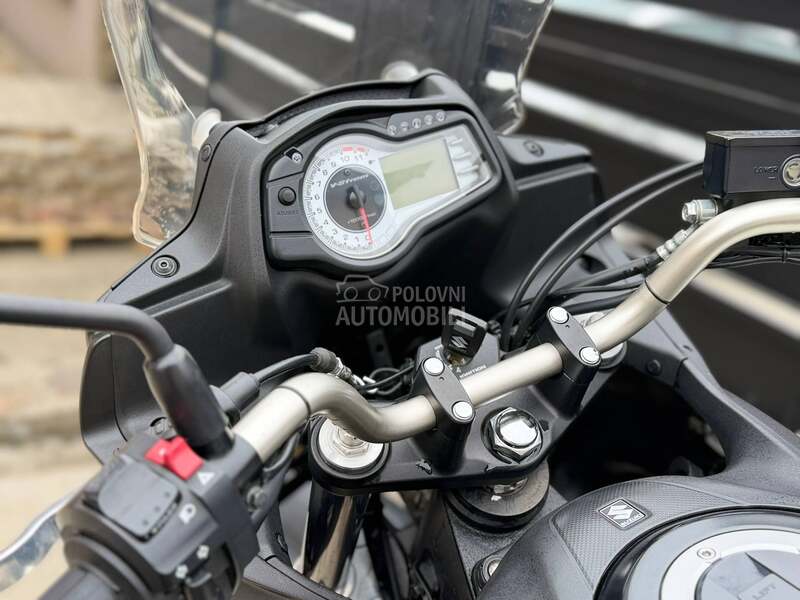 Suzuki DL650A V Strom CH