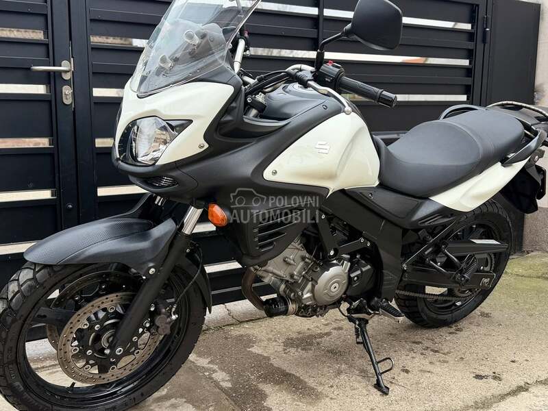 Suzuki DL650A V Strom CH