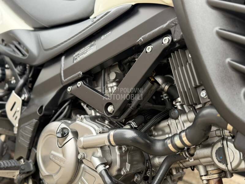 Suzuki DL650A V Strom CH