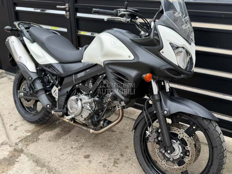 Suzuki DL650A V Strom CH
