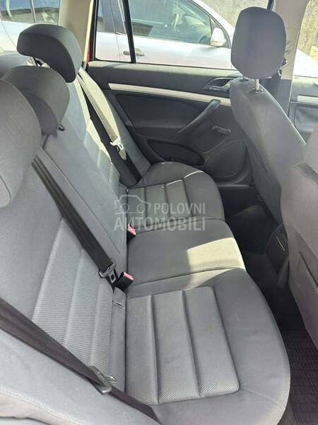 Škoda Octavia -  kompletan auto u delovima