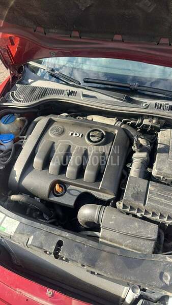 Škoda Octavia -  kompletan auto u delovima