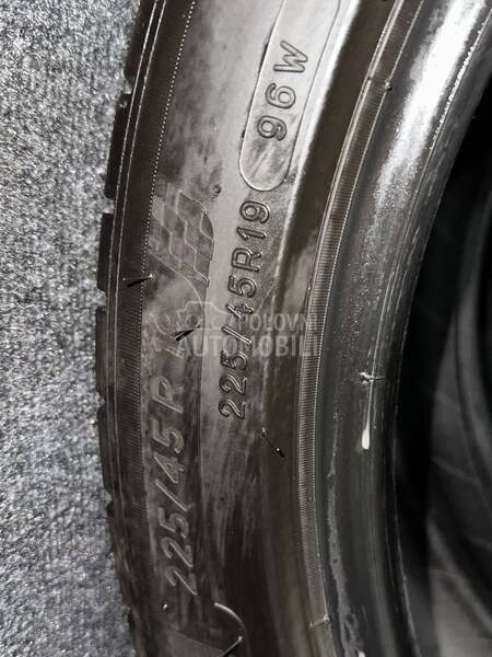 Michelin 225/45 R19 Letnja