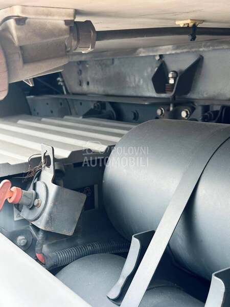 Mercedes Benz ATEGO 818