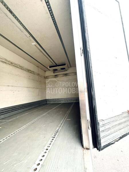 Mercedes Benz ATEGO 818