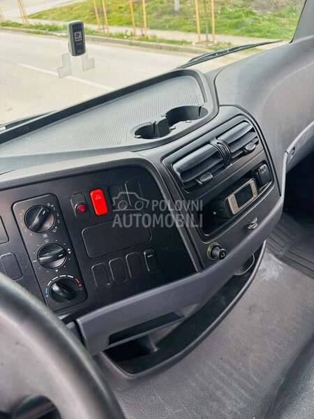 Mercedes Benz ATEGO 818
