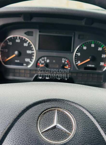 Mercedes Benz ATEGO 818