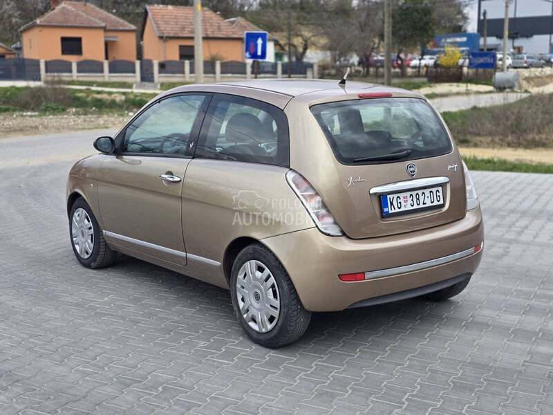 Lancia Ypsilon 