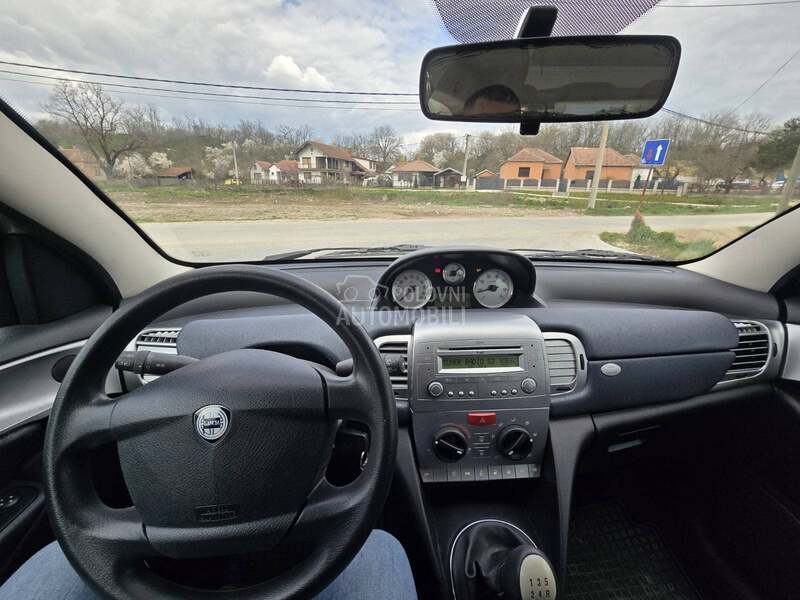 Lancia Ypsilon 