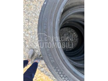 Kumho 225/45 R17 Letnja