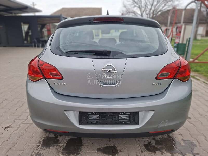 Opel Astra J 1.7cdti