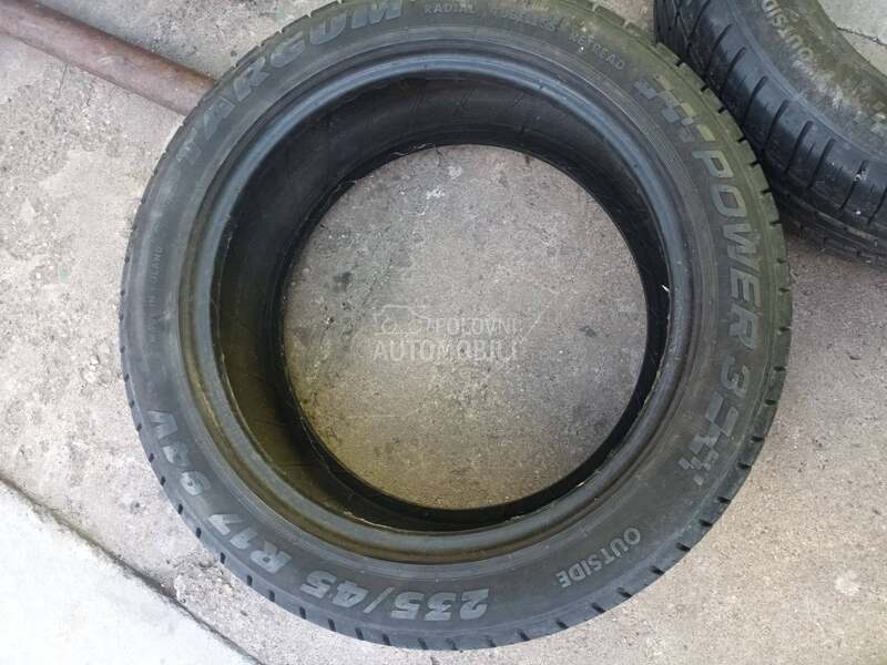 Ostalo 235/45 R17 Letnja