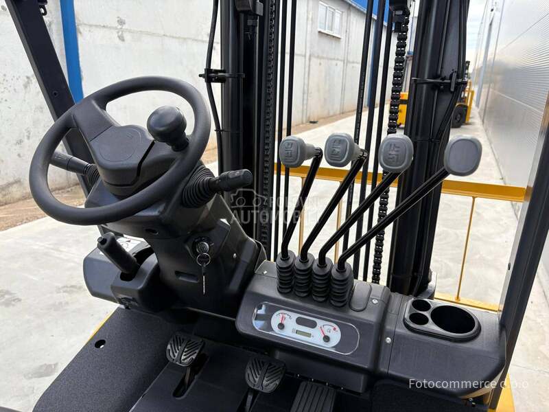 TEU FD25 MITSUBISHI S4S