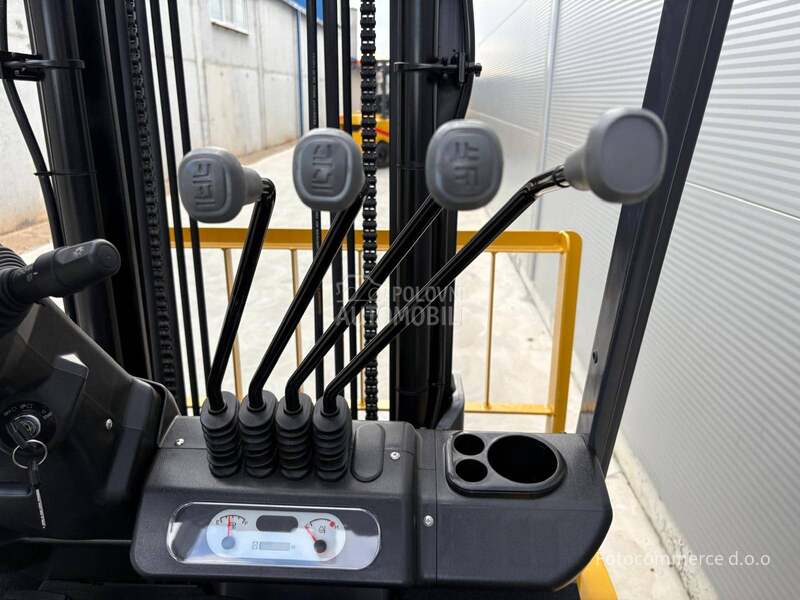 TEU FD25 MITSUBISHI S4S