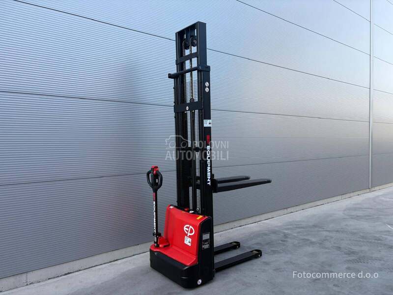 EP Equipment DS3 STAKER  3.9m