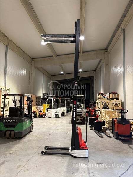 EP Equipment DS3 STAKER  3.9m