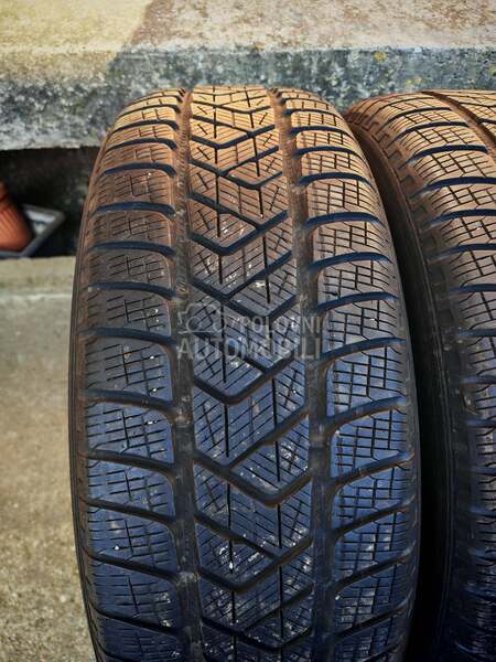 Pirelli 215/65 R17 Zimska