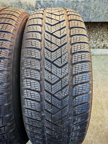 Pirelli 215/65 R17 Zimska