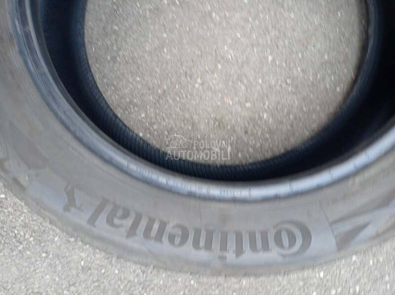 Continental 215/55 R17 Letnja