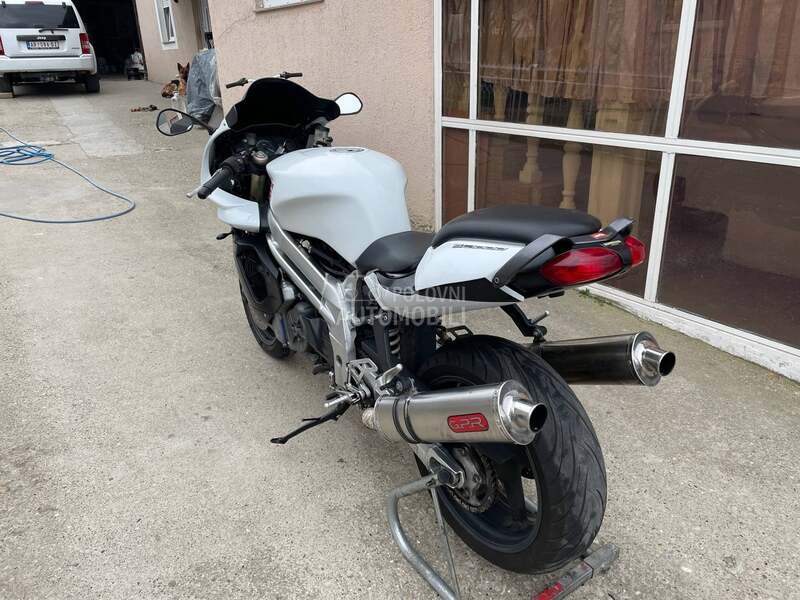 Aprilia sl 1000 falco