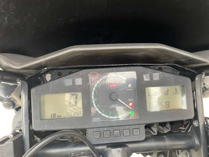 Aprilia sl 1000 falco