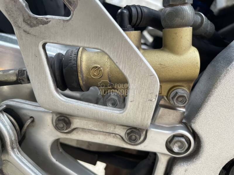 Aprilia sl 1000 falco