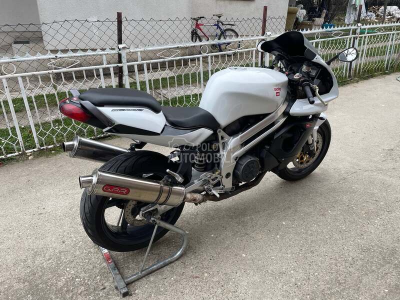 Aprilia sl 1000 falco