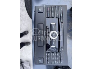 konzola muzike za Mercedes Benz E Klasa od 2009. do 2015. god.