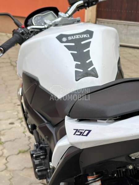 Suzuki GSR 750 ABS