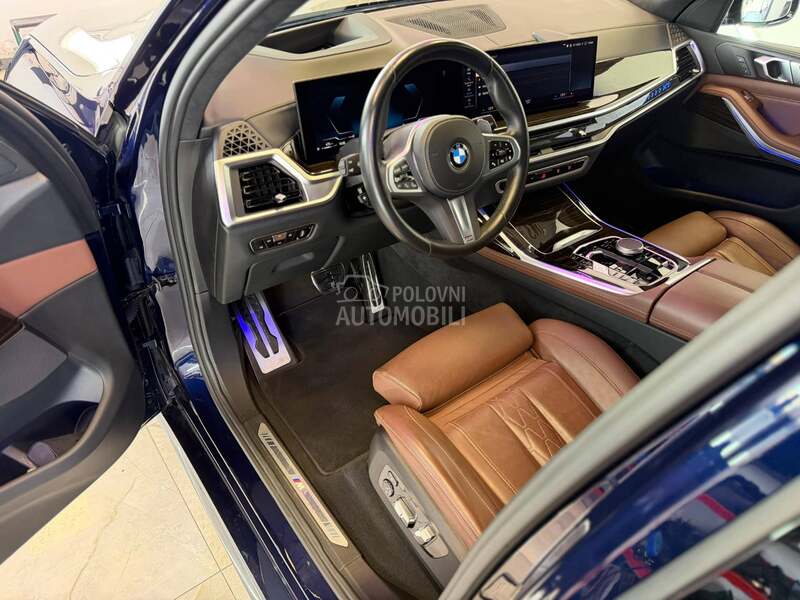 BMW X7 