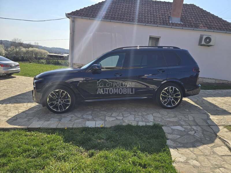 BMW X7 