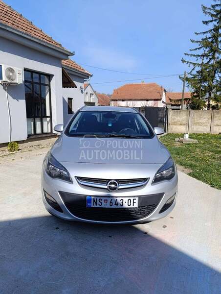 Opel Astra J 